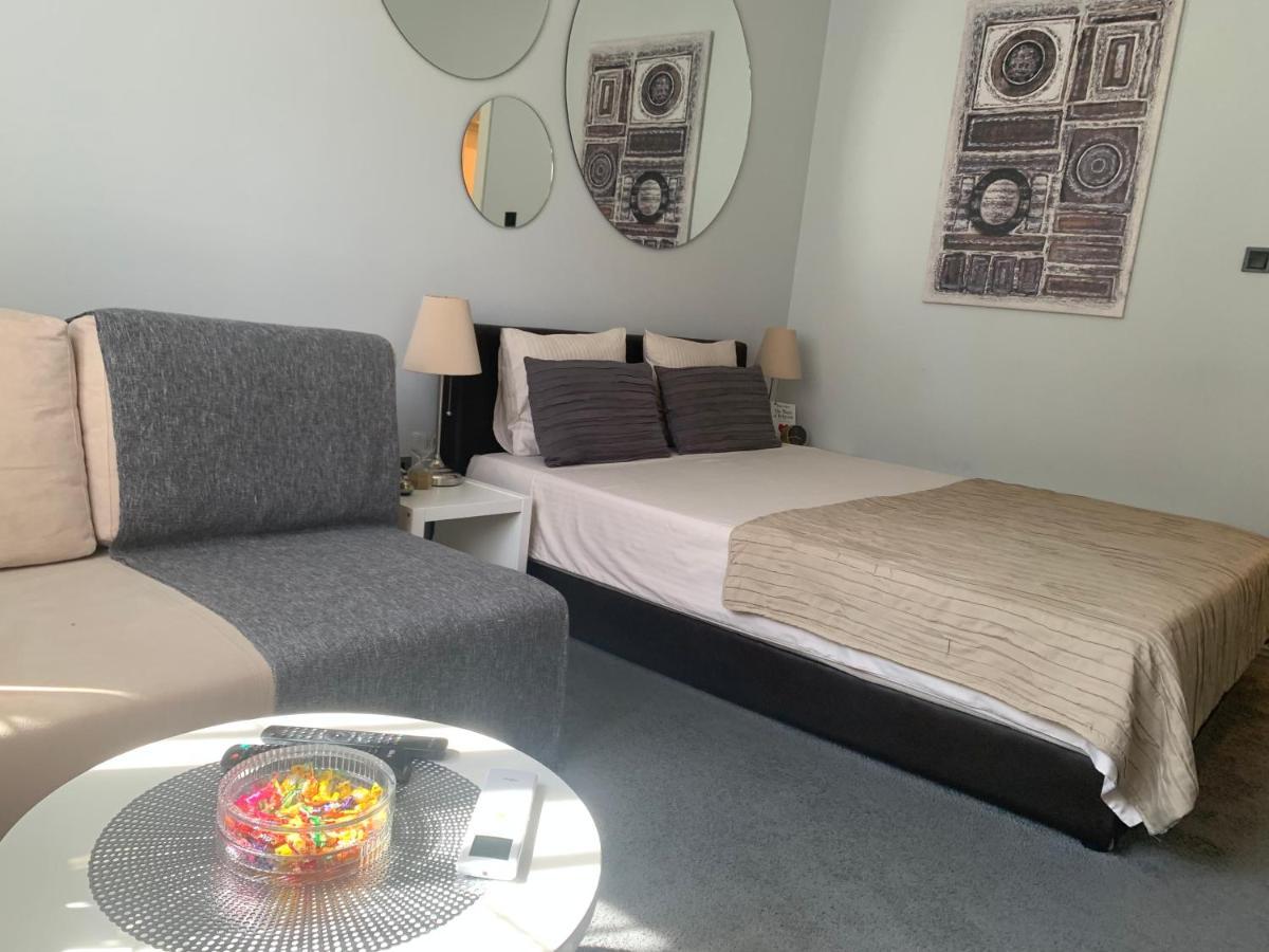 Apartment Skadarlija Free Parking Belgrado Exterior foto